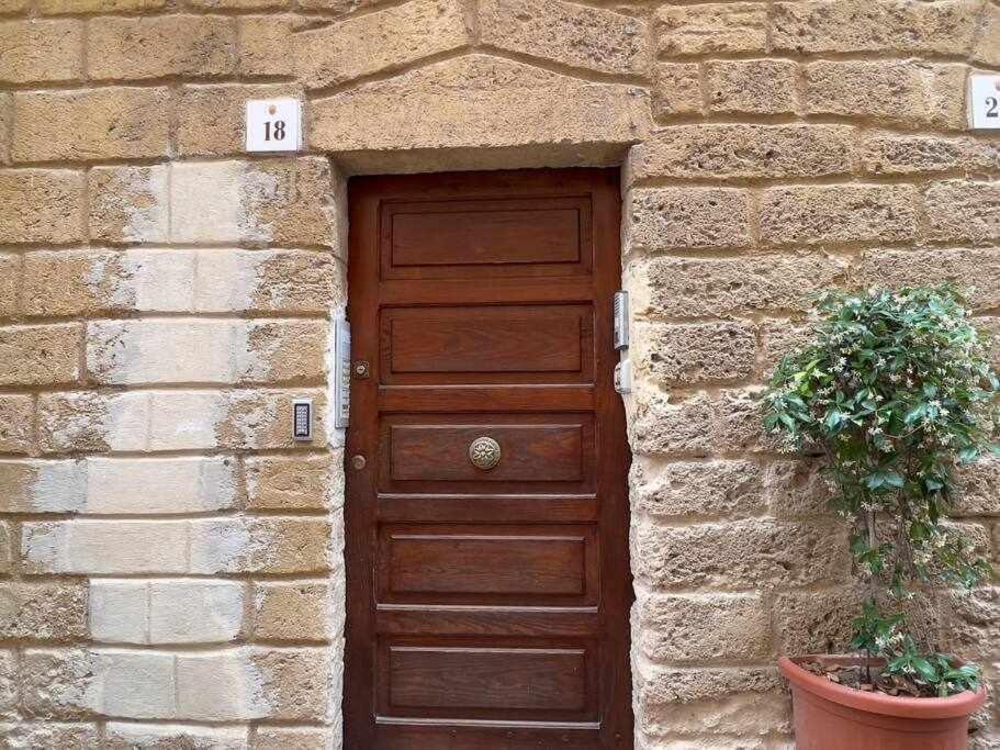 Suite Minerva 10 Steps From Piazza Civica 阿尔盖罗 外观 照片
